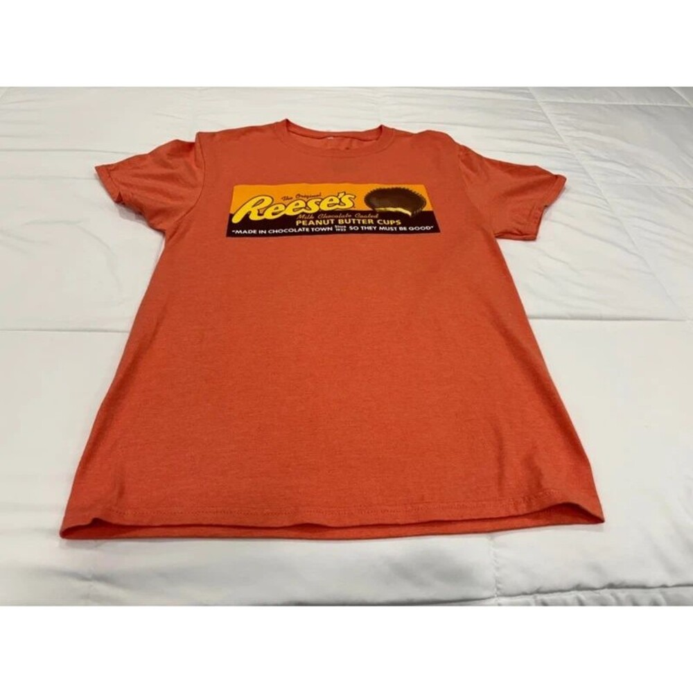 NWOT Unisex Tee Luv Reese’s Peanut Butter Cups Orange Small Tee Shirt